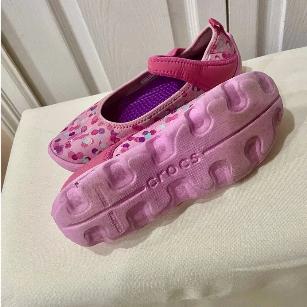 Crocs Girls Pink Purple Polka Dot Mary Jane Flats Shoes 204693‎ Size J2 Coquette